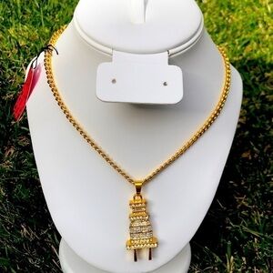 𝅺gold hardware, rhinestone 🔌 plugs necklace